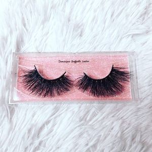 Lashes ‼️DEAL‼️